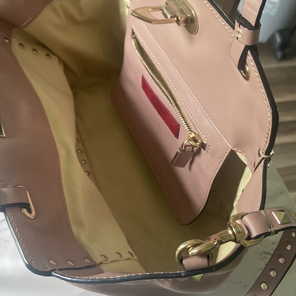 🇮🇹VALENTINO GARAVANI VITELLO ROCKSTUD Bag/Tote in ROSE WATER with COA & insert - Picture 8 of 16